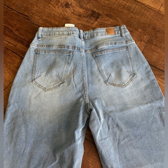 NWT | Suzanne Betro Mia High Waist Super Relaxed Jeans - Picture 10 of 11